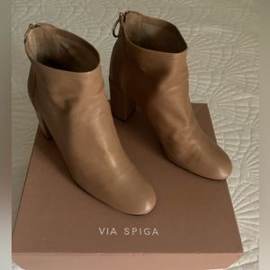 Via Spiga Nadia Women’s Booties 8